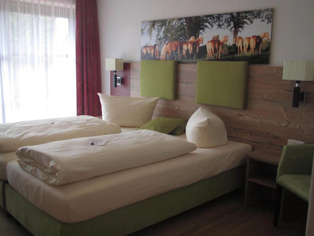 Haflingerhof Hotell Roßhaupten Rum bild