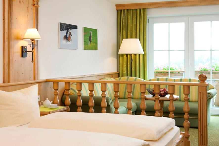 Haflingerhof Hotell Roßhaupten Exteriör bild